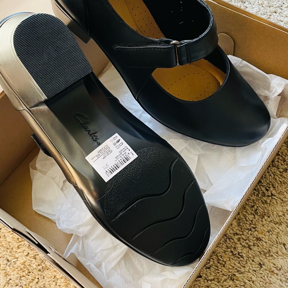 Clarks Emslie Lulin size 11 (flight attendant)